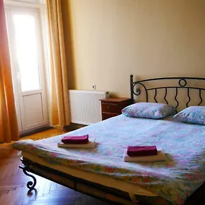 Two Bedrooms With Two Bathrooms Львов